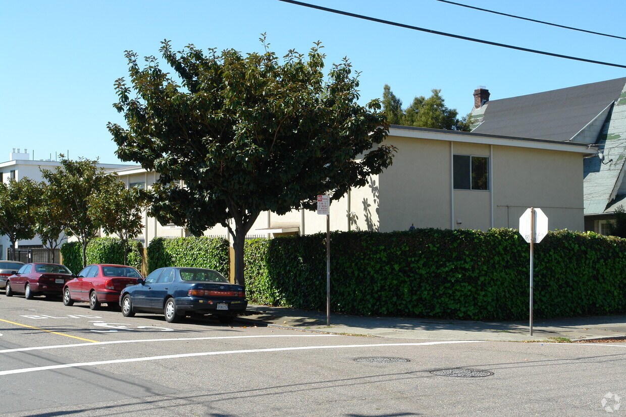 Primary Photo - 2800 Milvia St