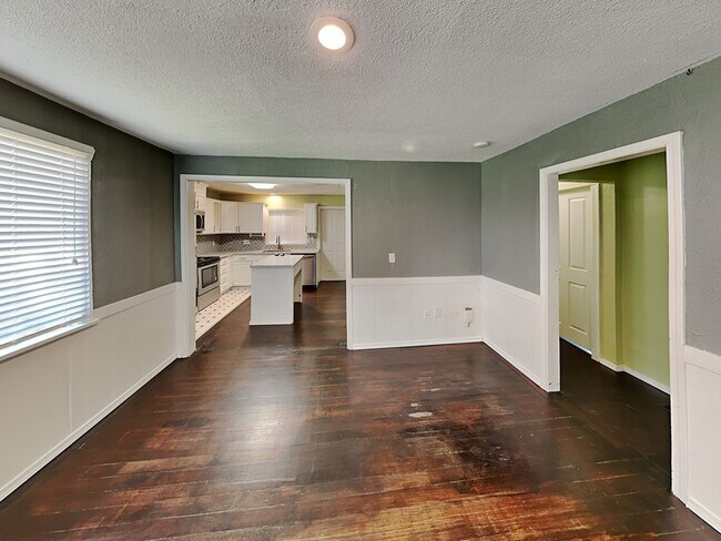 Foto del edificio - 8313 N 5 Mile Rd