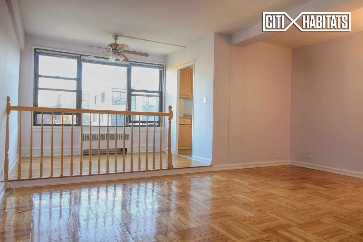 Foto principal - 9851 64th Ave