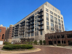 Building Photo - 1525 S Sangamon St
