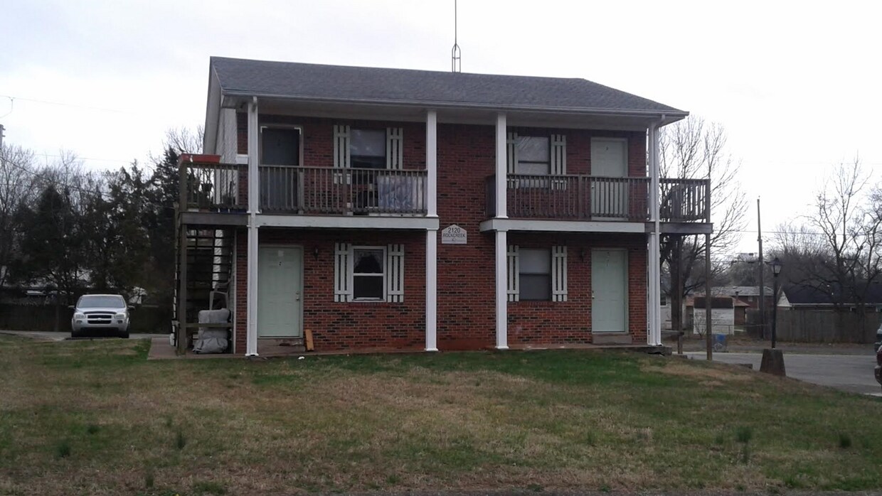 Primary Photo - 2120 Rockcreek Dr