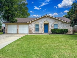 Building Photo - 217 Mary Ann Dr