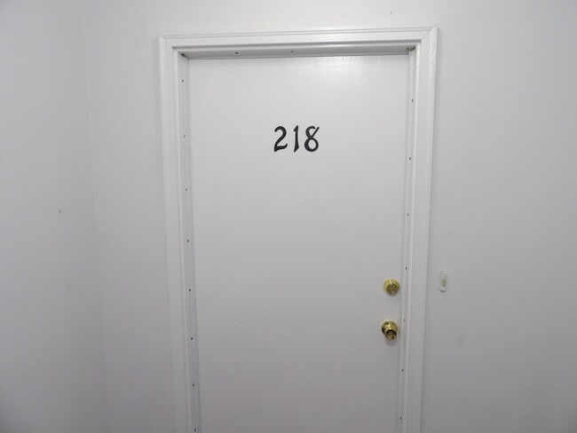 Building Photo - 218 Centennial Dr