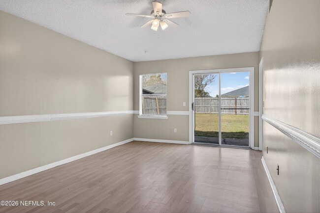 Foto del edificio - 8745 Buzz Ct