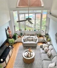 Building Photo - 15525 Miami Lakeway N