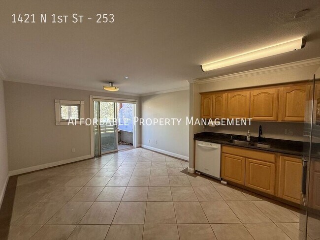 Foto del edificio - 1421 N First St