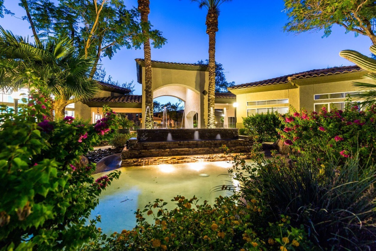 The Marquis at Arrowhead Apartments Peoria, AZ