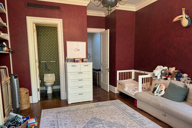 Foto del edificio - 123 W 69th St