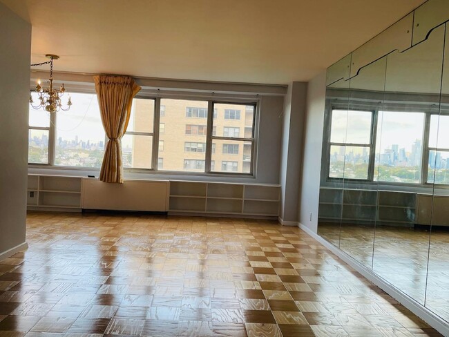 Foto del edificio - 225 St Pauls Ave
