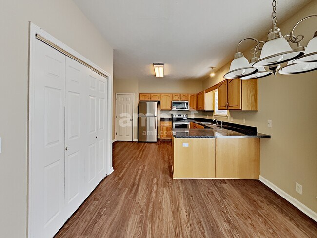 Building Photo - 7409 Campton Rd