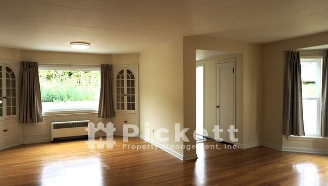 Foto del edificio - 2 Bedroom Charming Manette Home