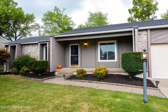 Foto del edificio - 8015 Schroering Dr