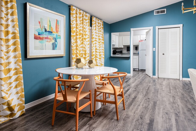 Building Photo - Sunscape Apartment Homes