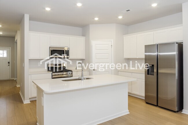 Building Photo - 160 Fenwick Pl