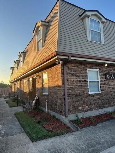 Primary Photo - 3312 Taft Park