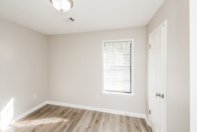 Building Photo - 6943 Doefield Trail