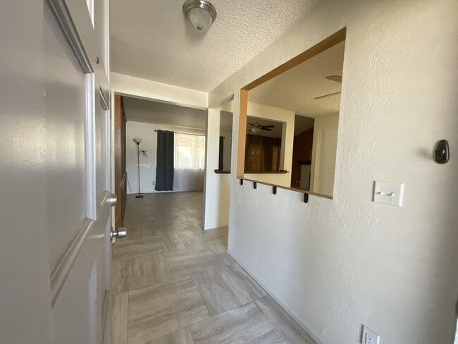 Foto del edificio - Charming Clovis 3/2 Home with New Solar Sy...
