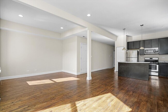 Foto del edificio - 4544 S. Indiana Ave  Chicago, IL, 60653