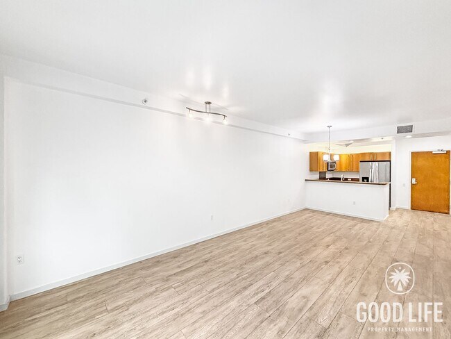 Foto del edificio - Stunning 1B/1BA Condo in East Village W/ A/C, W/D, Rooftop Deck, Padres Stadium Views, Community ...