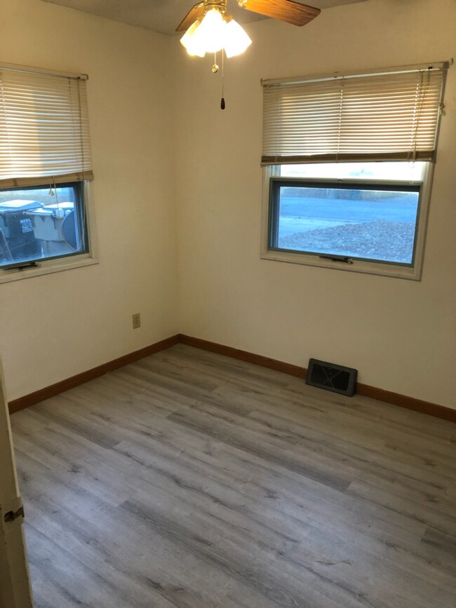 Bedroom 1 - 512 N Streeter Ave