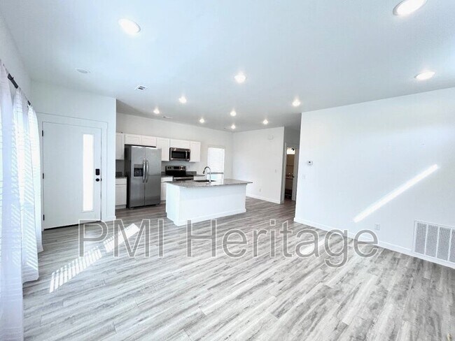 Building Photo - 950 Ventnor Ave