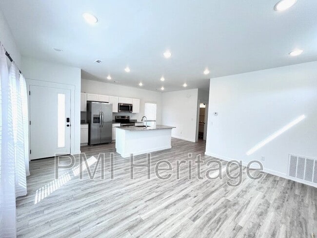 Foto del edificio - 950 Ventnor Ave