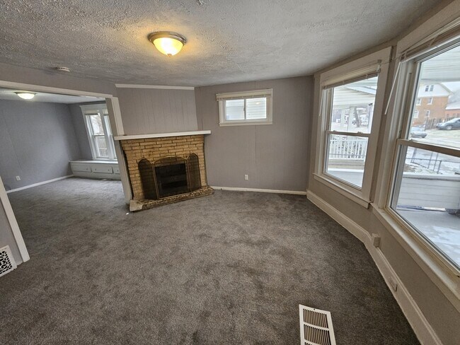 Foto del edificio - 10602 Earle Ave