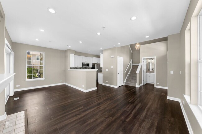 Foto del edificio - 2673 N Greenwood Ave