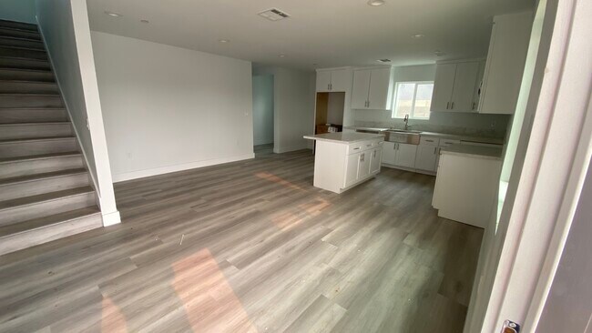 Foto del edificio - 463 S Ford Blvd