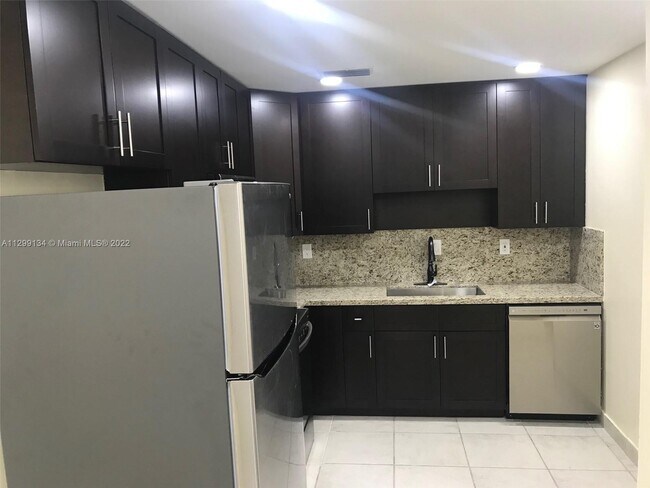 Foto del edificio - 8829 W Sunrise Blvd