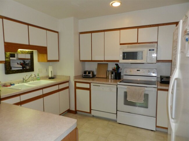 Foto del edificio - 6303 Winnequah Rd