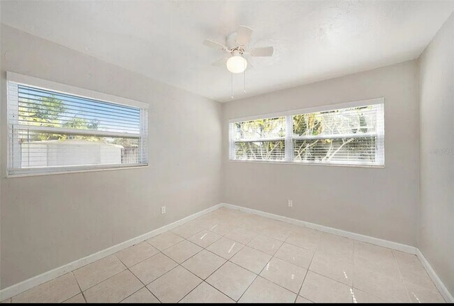 Foto del edificio - 1817 E 109th Ave