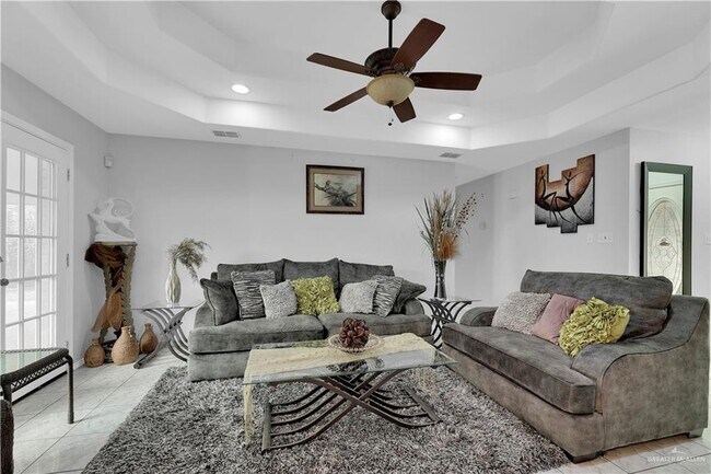 Building Photo - 4608 Ivy Ave W