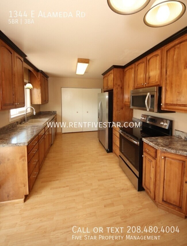 Foto del edificio - 1344 E Alameda Rd