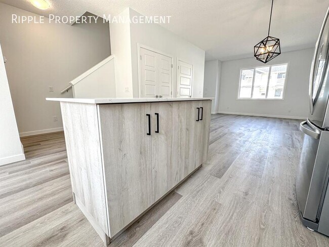 Photo du bâtiment - Modern 3 Beds, 2.5 Baths TownHouse | Avail...