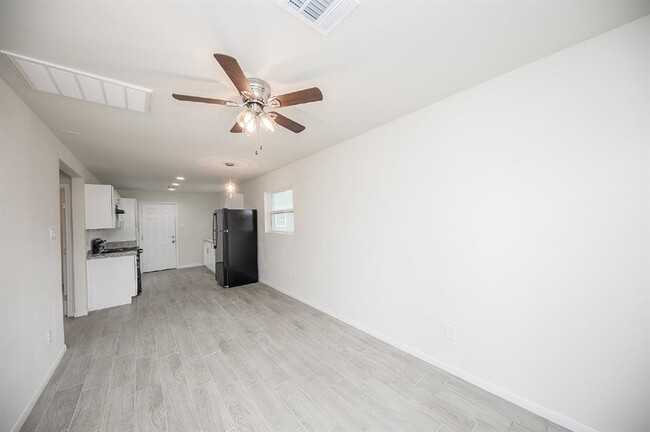 Foto del edificio - 5042 Mallow St