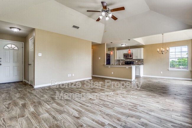 Foto del edificio - 722 Seneca Dr