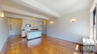 Building Photo - 160 W 73rd St