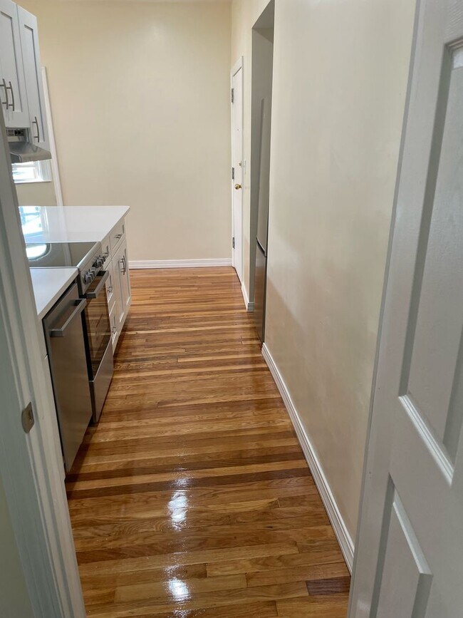 Foto del edificio - 9/1 No Fee! Renovated full 2BR in Audubon Circle/Kenmore area