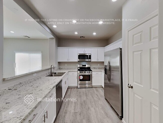 Foto del edificio - 44250 Caven Dr