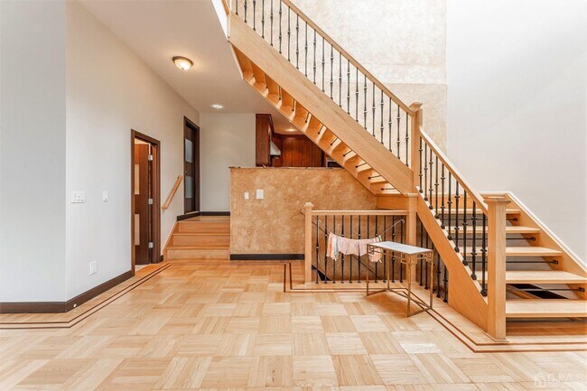 Foto del edificio - 165 N Broadway