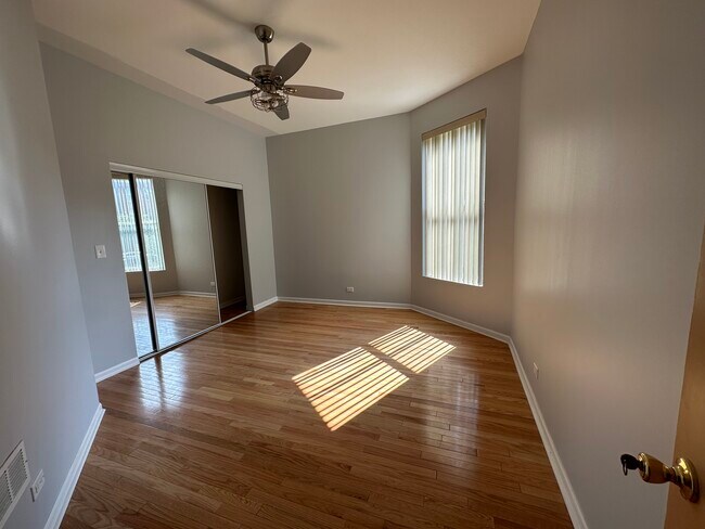 Foto del edificio - 4837 S Prairie Ave