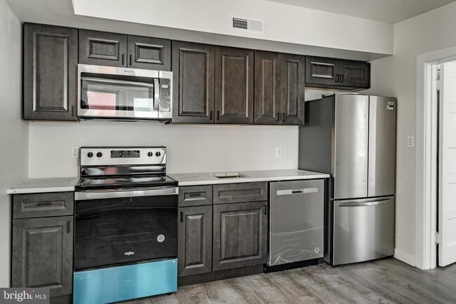 Building Photo - 324 Darby Rd