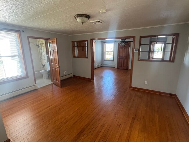 Living Room / Dining Room - 102 E Liberty St