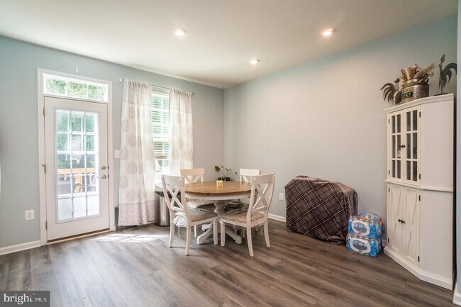 Foto del edificio - 720 River Crest Way