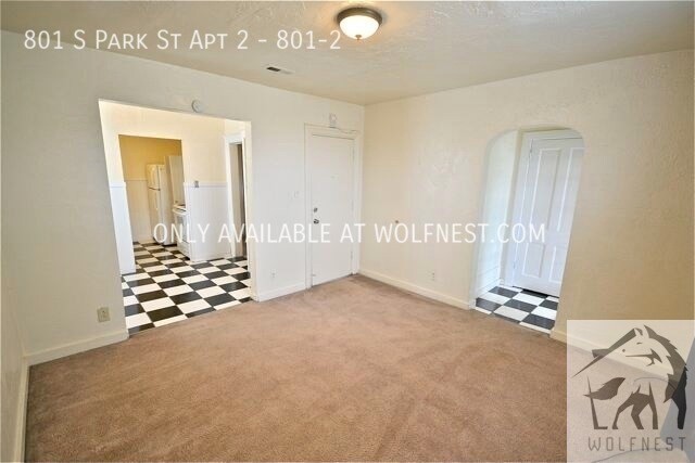 Building Photo - No Deposit Option! Stunning 1 Bed Downtown...