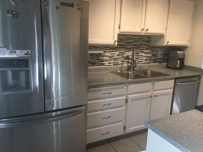 Building Photo - 594 E Cobblestone Ln