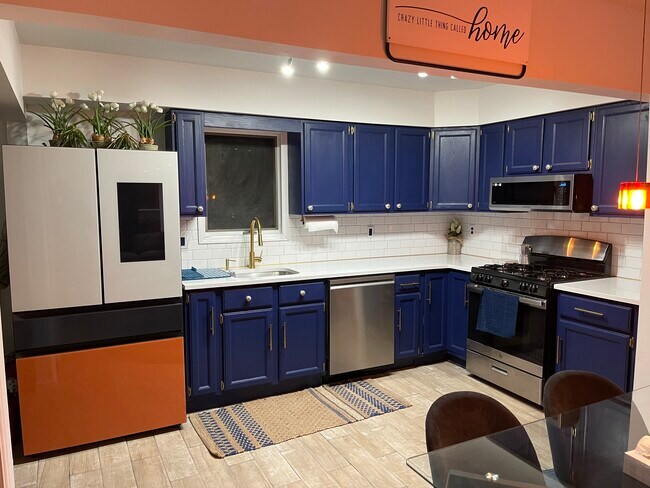 Foto del edificio - Rooms For Rent