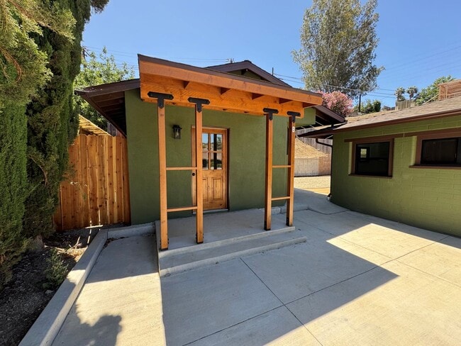 Building Photo - 8220 Edison Dr