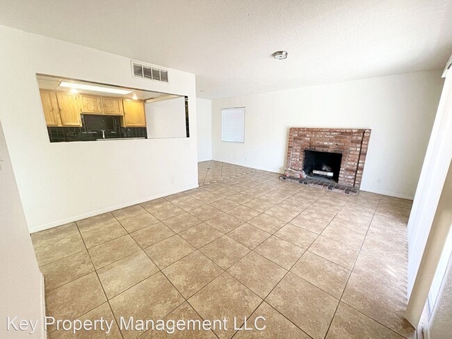 Building Photo - 5 br, 2.5 bath House - 717 Dolores Dr